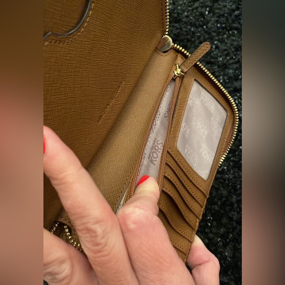 BRAND NEW Michael Kors Leather Wristlet Wallet - Picture 6 of 14